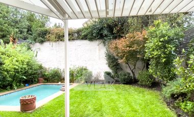 EXCELENTE Y CÓMODA CASA, CONDOMINIO CERRADO 6D+5B