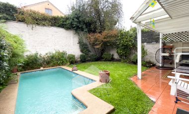 EXCELENTE Y CÓMODA CASA, CONDOMINIO CERRADO 6D+5B