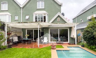 EXCELENTE Y CÓMODA CASA, CONDOMINIO CERRADO 6D+5B