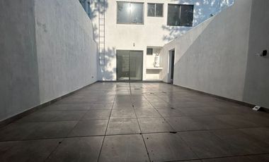 Casa bien tratada, con 4 habitaciones, en Residencial Victoria, Zapopan
