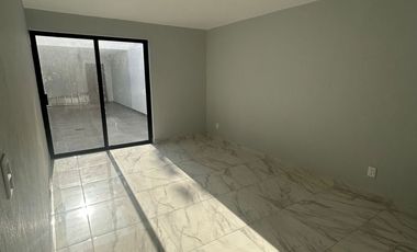 Casa bien tratada, con 4 habitaciones, en Residencial Victoria, Zapopan