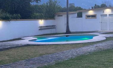 Venta de Quinta en Santiago NL