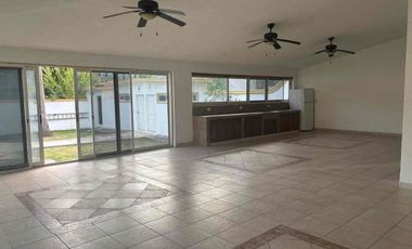 Venta de Quinta en Santiago NL