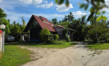 House for Sale: 2 Riverside Homes on 300 Sq. Wah, Great for Café or Vacation Home – Rayong