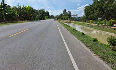 House for Sale: 2 Riverside Homes on 300 Sq. Wah, Great for Café or Vacation Home – Rayong