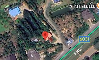 House for Sale: 2 Riverside Homes on 300 Sq. Wah, Great for Café or Vacation Home – Rayong
