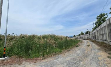 Don’t Miss This Investment Opportunity! Land for Sale Next to a Luxury Village and Riverside in the Heart of Sanam Chan,