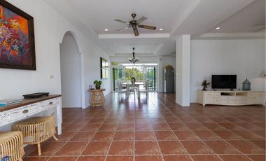 Beautiful 4 bed Cottage Na Suang Det Udom
