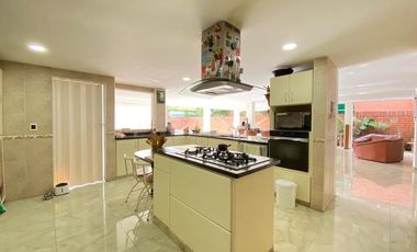 ARRIENDO CASA LAGOS DEL CACIQUE  EXCELENTE SECTOR BUCARAMANGA