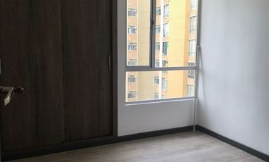 SE ARRIENDA APTO BOSQUES DE LA COLINA II