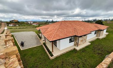 Casa Campestre nueva en La Mesa de Los Santos