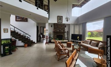 Casa en Arriendo Sector Loma del Escobero - Envigado