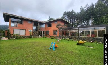 Casa en Arriendo Sector Loma del Escobero - Envigado