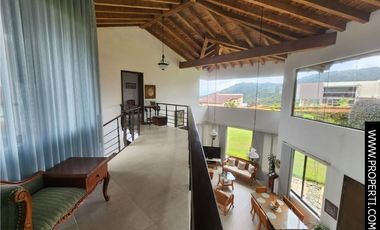 Casa en Arriendo Sector Loma del Escobero - Envigado