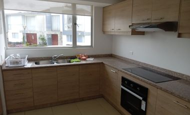 Venta Hermosa Casa Sector Reservorio Guangopolo.