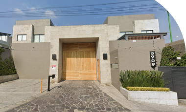 Bonita Casa en Remate en Calzada al Desierto de Los Leones, en Proceso de Cesion