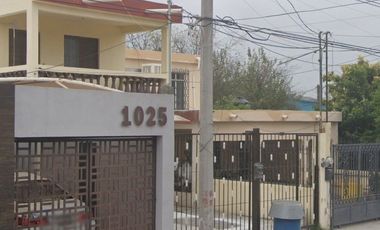 CASA CON BALCON EN MONCLOVA, COAHUILA