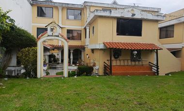En Venta Hermosa Casa Rentera Monteserrin – Norte de Quito Proyecto Inmobiliario