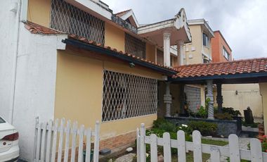 En Venta Hermosa Casa Rentera Monteserrin – Norte de Quito Proyecto Inmobiliario