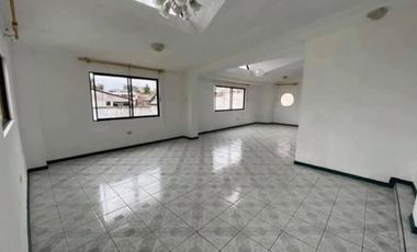 En Venta Hermosa Casa Rentera Monteserrin – Norte de Quito Proyecto Inmobiliario