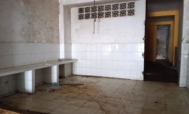 Se vende casa de dos pisos en Av. Partición - IQUITOS.