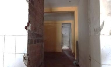 Se vende casa de dos pisos en Av. Partición - IQUITOS.