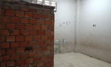 Se vende casa de dos pisos en Av. Partición - IQUITOS.