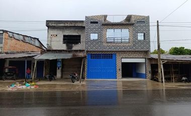 Se vende casa de dos pisos en Av. Partición - IQUITOS.