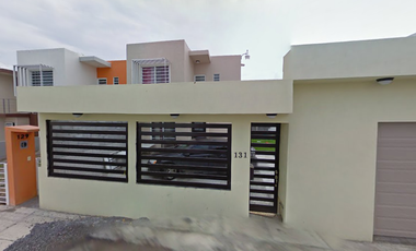 Casa en Venta en Hacienda las Bugambilias Reynosa Tamaulipas.