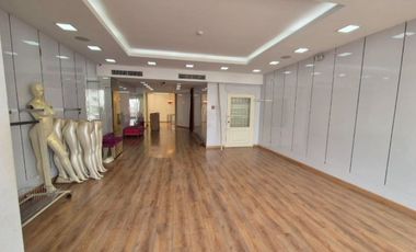 Alquiler Local Comercial en La Bahia, Guayaquil. Areas 180 m² Pb y 120 m² Piso 1
