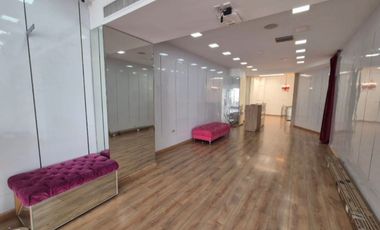 Alquiler Local Comercial en La Bahia, Guayaquil. Areas 180 m² Pb y 120 m² Piso 1