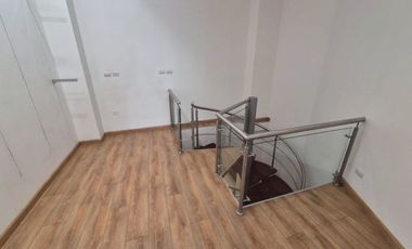 Alquiler Local Comercial en La Bahia, Guayaquil. Areas 180 m² Pb y 120 m² Piso 1