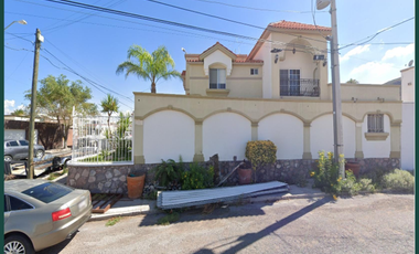 VENTA DE CASA EN CALLE ZIMBAVE COLONIA PRADERAS DE LEON