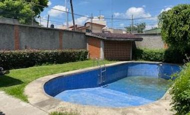 CASA EN VENTA EN ESQUINA EN ESTRELLAS DEL SUR, CON ALBERCA Y 4 RECÁMARAS, ESTUDIO EN PLANTA BAJA, IDEAL PARA FAMILIAS , PUEBLA