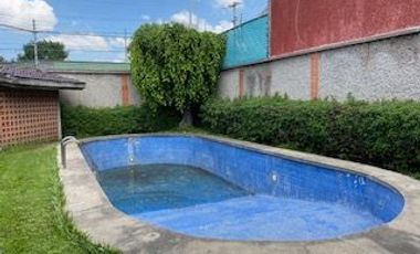 CASA EN VENTA EN ESQUINA EN ESTRELLAS DEL SUR, CON ALBERCA Y 4 RECÁMARAS, ESTUDIO EN PLANTA BAJA, IDEAL PARA FAMILIAS , PUEBLA