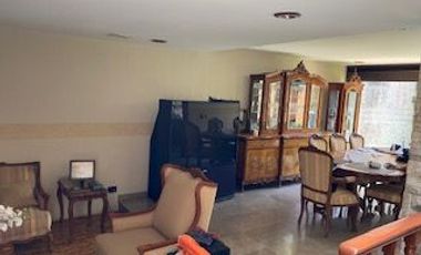 CASA EN VENTA EN ESQUINA EN ESTRELLAS DEL SUR, CON ALBERCA Y 4 RECÁMARAS, ESTUDIO EN PLANTA BAJA, IDEAL PARA FAMILIAS , PUEBLA