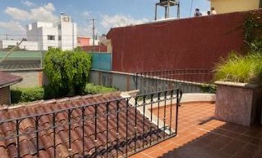 CASA EN VENTA EN ESQUINA EN ESTRELLAS DEL SUR, CON ALBERCA Y 4 RECÁMARAS, ESTUDIO EN PLANTA BAJA, IDEAL PARA FAMILIAS , PUEBLA