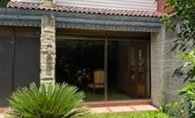 CASA EN VENTA EN ESQUINA EN ESTRELLAS DEL SUR, CON ALBERCA Y 4 RECÁMARAS, ESTUDIO EN PLANTA BAJA, IDEAL PARA FAMILIAS , PUEBLA