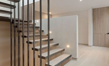 CASA EN JURIQUILLA EN VENTA, DENTRO DE FRACCIONAMIENTO LAGO DE JURIQUILLA
