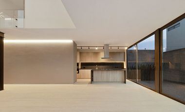 CASA EN JURIQUILLA EN VENTA, DENTRO DE FRACCIONAMIENTO LAGO DE JURIQUILLA
