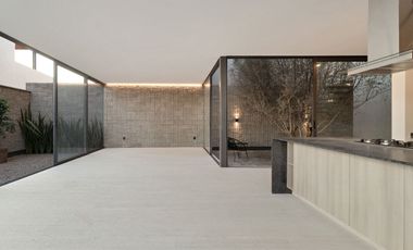 CASA EN JURIQUILLA EN VENTA, DENTRO DE FRACCIONAMIENTO LAGO DE JURIQUILLA