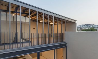 CASA EN JURIQUILLA EN VENTA, DENTRO DE FRACCIONAMIENTO LAGO DE JURIQUILLA