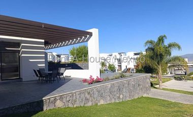 Zibatá, se vende casa cerca de la Universidad Anáhuac. FVR