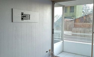 REBAJADO Departamento en Gral Mackena, Valparaíso. $475.000 con GGCC