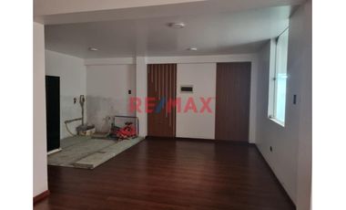 1136734 Venta! Hermosa Casa Ideal Para Familia En La Urb. La Roncadora Santa Clara, Ate