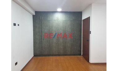 1136734 Venta! Hermosa Casa Ideal Para Familia En La Urb. La Roncadora Santa Clara, Ate