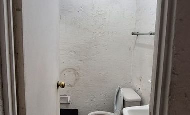 Renta Amplia Bodega Comercial de 1,400m2 en Col. Cuauhtémoc Pensil