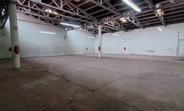 Renta Amplia Bodega Comercial de 1,400m2 en Col. Cuauhtémoc Pensil