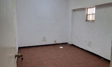 Renta Amplia Bodega Comercial de 1,400m2 en Col. Cuauhtémoc Pensil