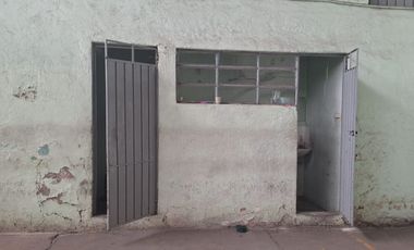 Renta Amplia Bodega Comercial de 1,400m2 en Col. Cuauhtémoc Pensil